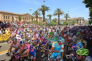 Messina aspetta il Giro d’Italia. Corsa in città per non farsi trovare impreparati Messina aspetta il Giro d’Italia. Corsa in città per non farsi trovare impreparati