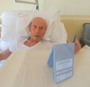 Mario Blangiardi festeggia 100 anni votando alle amministrative Mario Blangiardi festeggia 100 anni votando alle amministrative