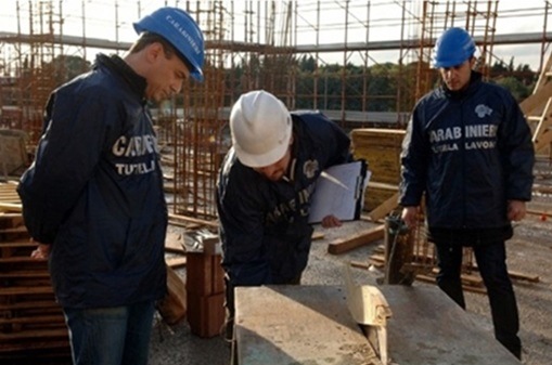 Scoperti 11 lavoratori in nero in un cantiere, denunciati 4 imprenditori