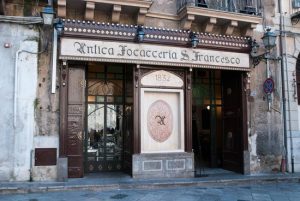 L’Antica Focacceria San Francesco offre il pranzo dell’Epifania ai bisognosi di Palermo L’Antica Focacceria San Francesco offre il pranzo dell’Epifania ai bisognosi di Palermo
