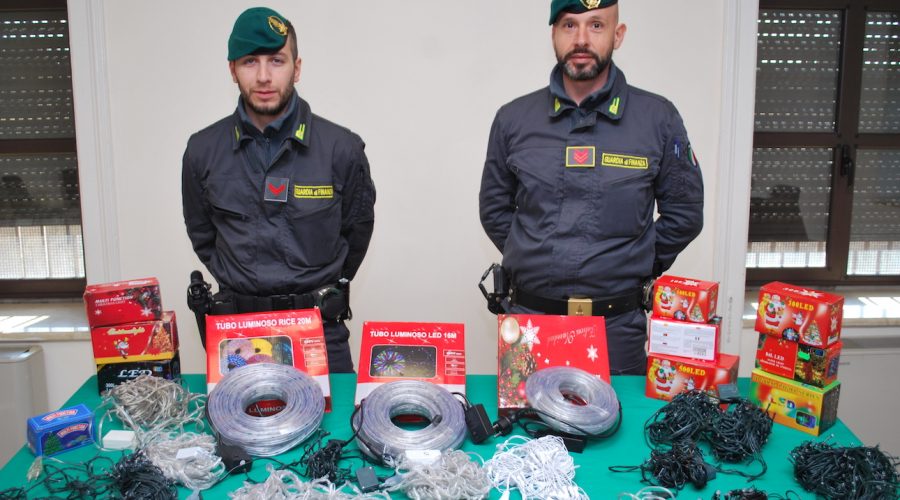 Misterbianco, sequestrati 4 milioni di luminarie natalizie illegali