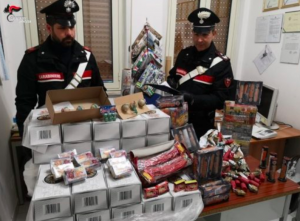 Rosolini, scoperti oltre 12 kg di materiale pirotecnico: denunciato un 69enne Rosolini, scoperti oltre 12 kg di materiale pirotecnico: denunciato un 69enne