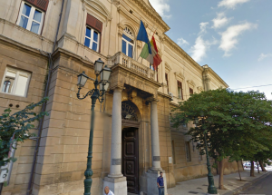 Emergenza scuole a Caltanissetta: ex Provincia taglia utenze agli istituti Emergenza scuole a Caltanissetta: ex Provincia taglia utenze agli istituti