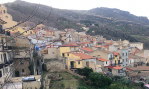 Mezzojuso, al via lavori per messa in sicurezza del centro storico Mezzojuso, al via lavori per messa in sicurezza del centro storico