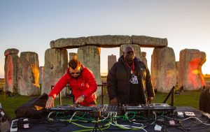 Selinunte come Stonehenge: Carl Cox suona tra i templi greci per Musica & Legalità Selinunte come Stonehenge: Carl Cox suona tra i templi greci per Musica & Legalità