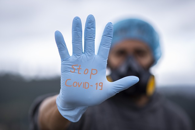 Covid in Sicilia, curva stabile e hub vaccinali vuoti