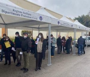 vaccini astrazeneca palermo